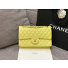 CHANEL 샤넬 클래식 미듐 플랩백 A01112