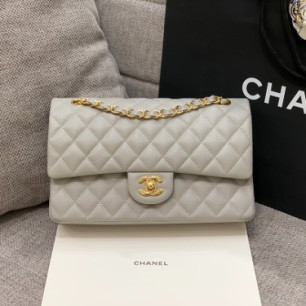 CHANEL 샤넬 클래식 미듐 플랩백 A01112