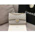CHANEL 샤넬 클래식 미듐 플랩백 A01112