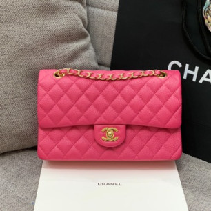 CHANEL 샤넬 클래식 미듐 플랩백 A01112