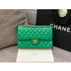 CHANEL 샤넬 클래식 미듐 플랩백 A01112
