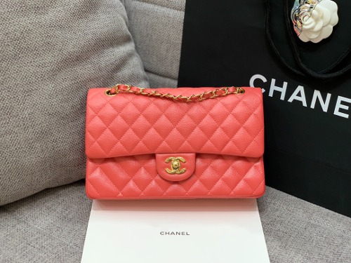 CHANEL 샤넬 클래식 미듐 플랩백 A01112