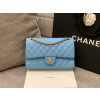 CHANEL 샤넬 클래식 미듐 플랩백 A01112