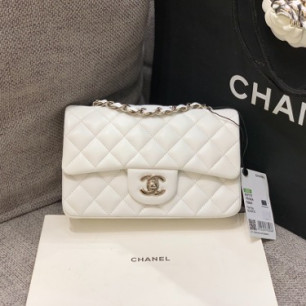 CHANEL 샤넬 클래식 뉴미니 A69900