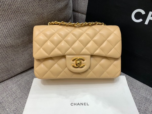 CHANEL 샤넬 클래식 뉴미니 A69900