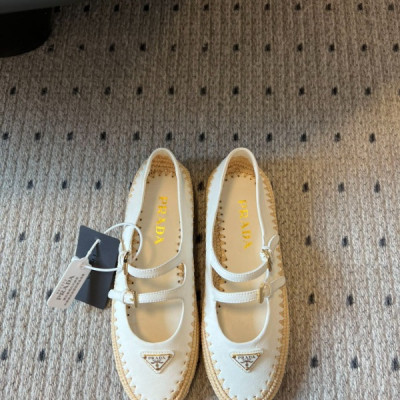 프라다 25ss 스웨이드 발레리나 에크루