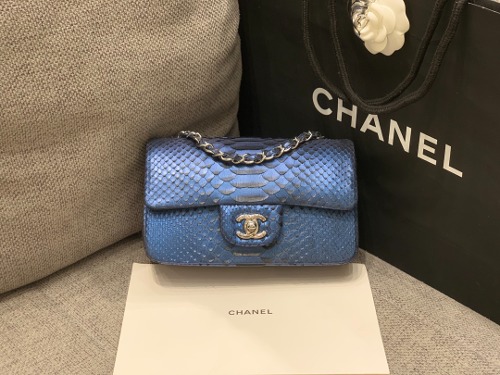 CHANEL 샤넬 클래식 뉴미니 A69900