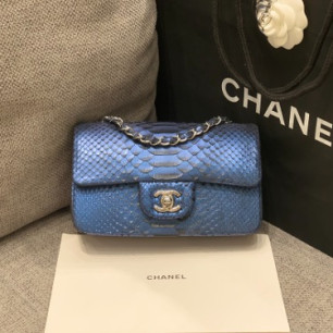 CHANEL 샤넬 클래식 뉴미니 A69900