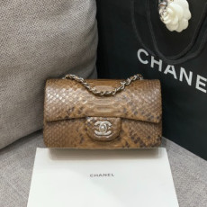 CHANEL 샤넬 클래식 뉴미니 A69900