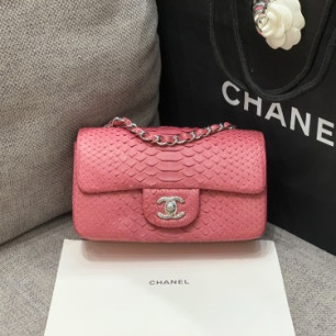 CHANEL 샤넬 클래식 뉴미니 A69900
