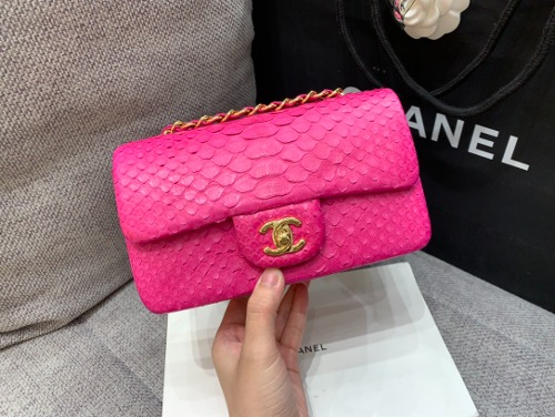 CHANEL 샤넬 클래식 뉴미니 A69900