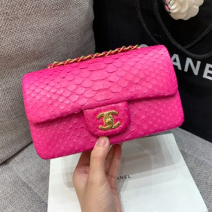 CHANEL 샤넬 클래식 뉴미니 A69900