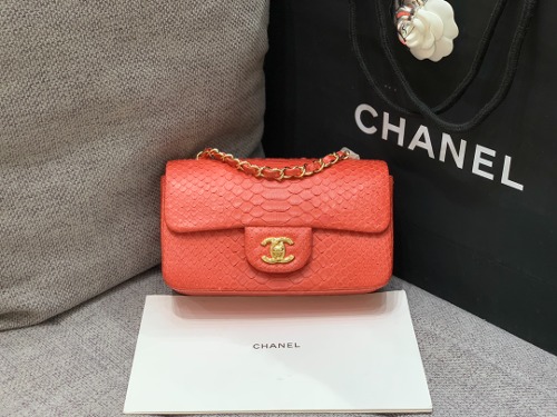 CHANEL 샤넬 클래식 뉴미니 A69900