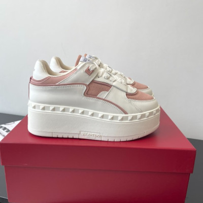 발렌티노 프리도츠 XL 스니커즈