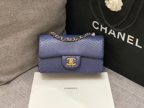 CHANEL 샤넬 클래식 뉴미니 A69900