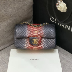 CHANEL 샤넬 클래식 뉴미니 A69900