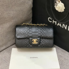 CHANEL 샤넬 클래식 뉴미니 A69900