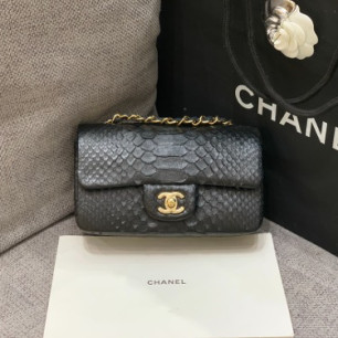 CHANEL 샤넬 클래식 뉴미니 A69900