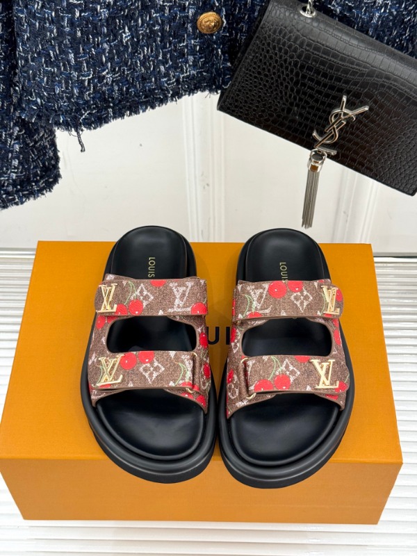 루이비통 LV x TM 슬라이드