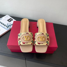 발렌티노 25/SS 신상 Vlogo Signature 체리픽 샌들