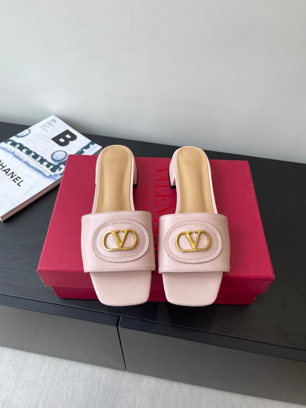 발렌티노 25/SS 신상 Vlogo 가죽 뮬