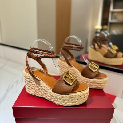 발렌티노 25SS 신상 Vlogo 웨지 플랫폼 에스파듀 샌들