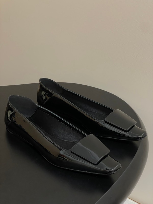입생로랑 25FW 이른 가을 신상 발레리나 플랫 슈즈