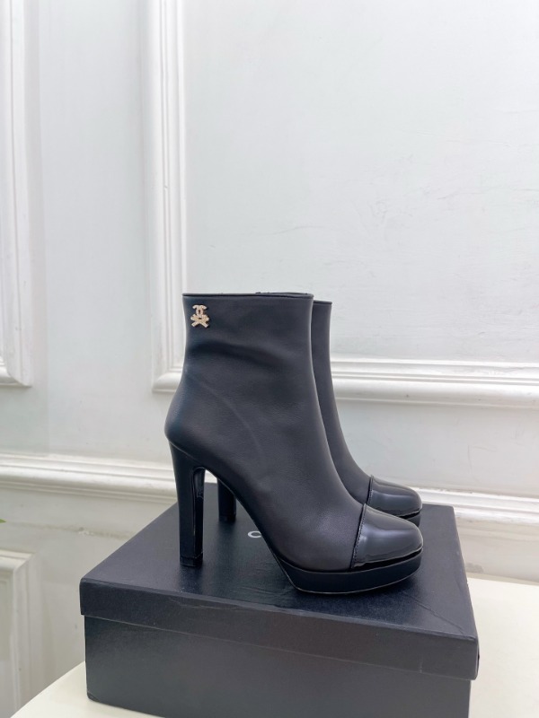 샤넬 25FW 쇼트 부츠
