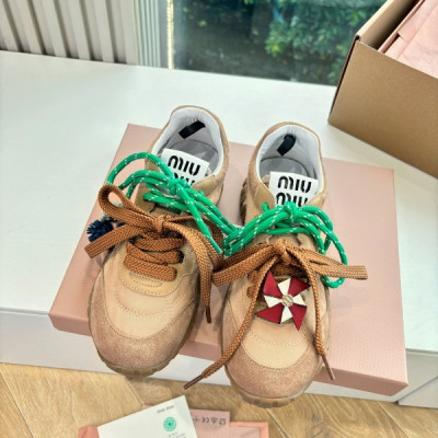 미우미우 25SS 신상 타이어 스웨이드 스니커즈