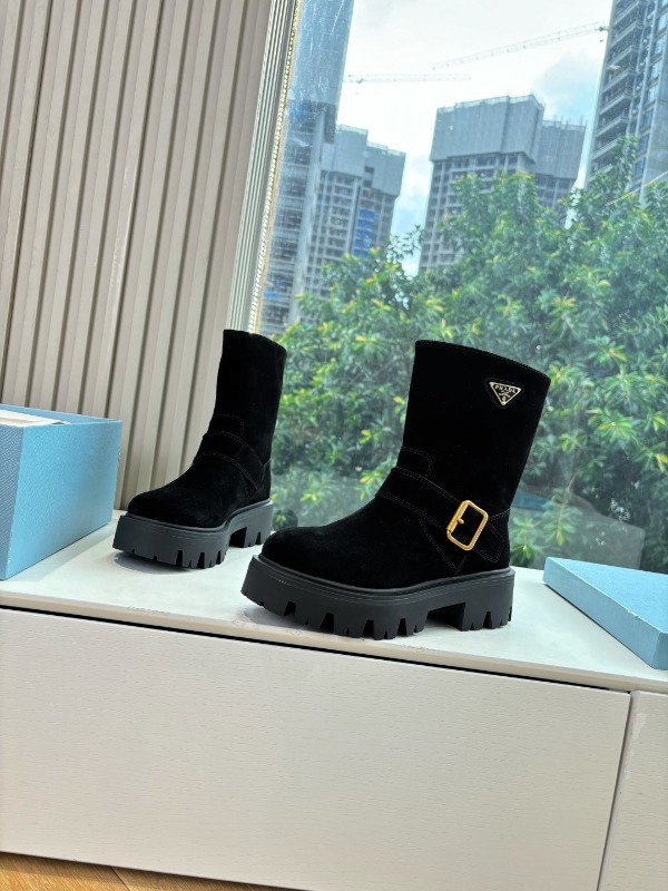 프라다 25FW 스웨이드 부티