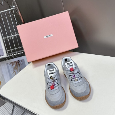미우미우 S/S 타이어 스니커즈