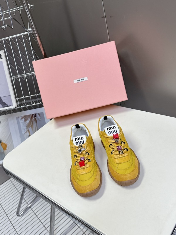 미우미우 S/S 타이어 스니커즈