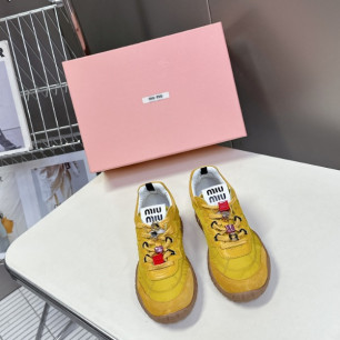 미우미우 S/S 타이어 스니커즈