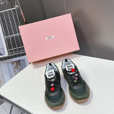 미우미우 S/S 타이어 스니커즈