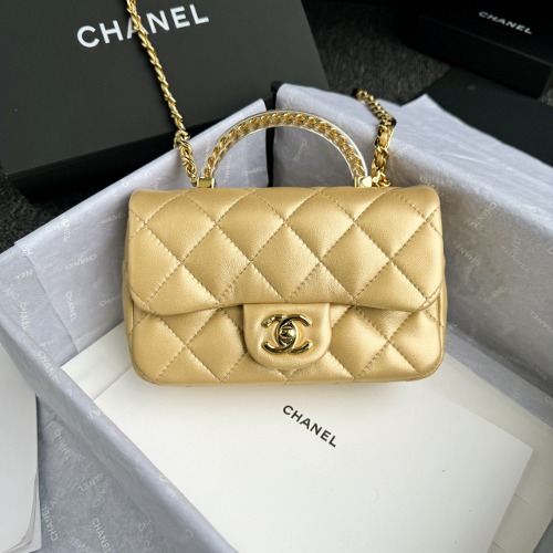 CHANEL 24s 투명손잡이 𝖢𝖥 플랩백 17cm