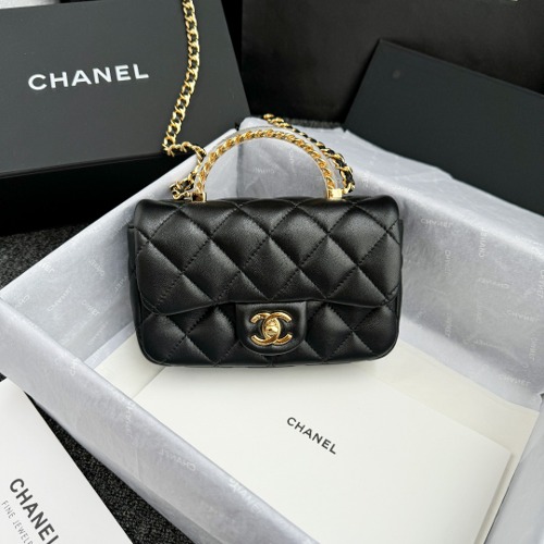 CHANEL 24s 투명손잡이 𝖢𝖥 플랩백 17cm