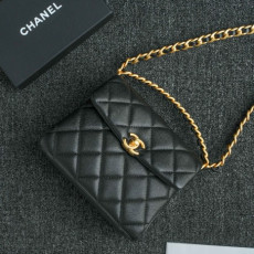 CHANEL 24S 31루캄본 핸들 메신저백