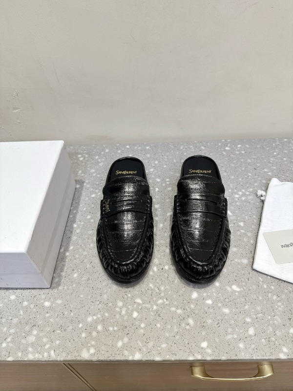 입생로랑 25SS 가을 겨울 LE LOAFER 뮬