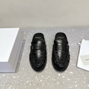 입생로랑 25SS 가을 겨울 LE LOAFER 뮬