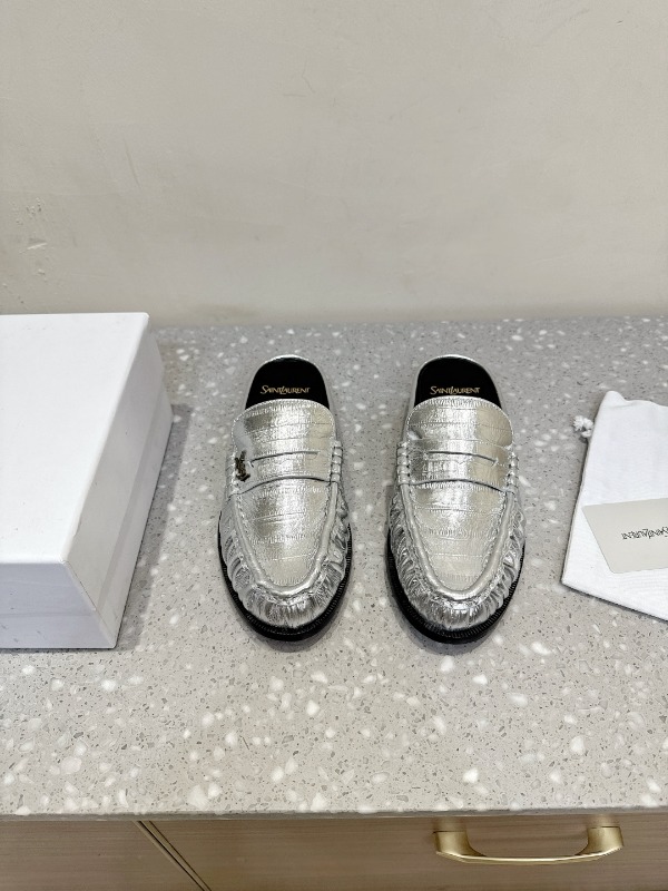 입생로랑 25SS 가을 겨울 LE LOAFER 뮬