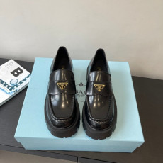 프라다 25SS 로퍼