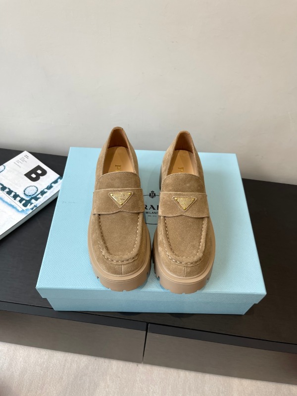 프라다 25SS 로퍼