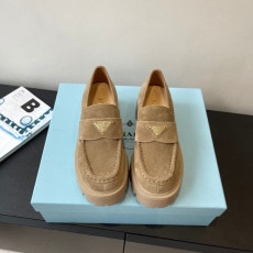 프라다 25SS 로퍼