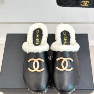 샤넬 25K F/W 신상 더블 C 뮬 로퍼