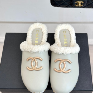 샤넬 25K F/W 신상 더블 C 뮬 로퍼