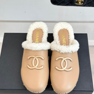 샤넬 25K F/W 신상 더블 C 뮬 로퍼