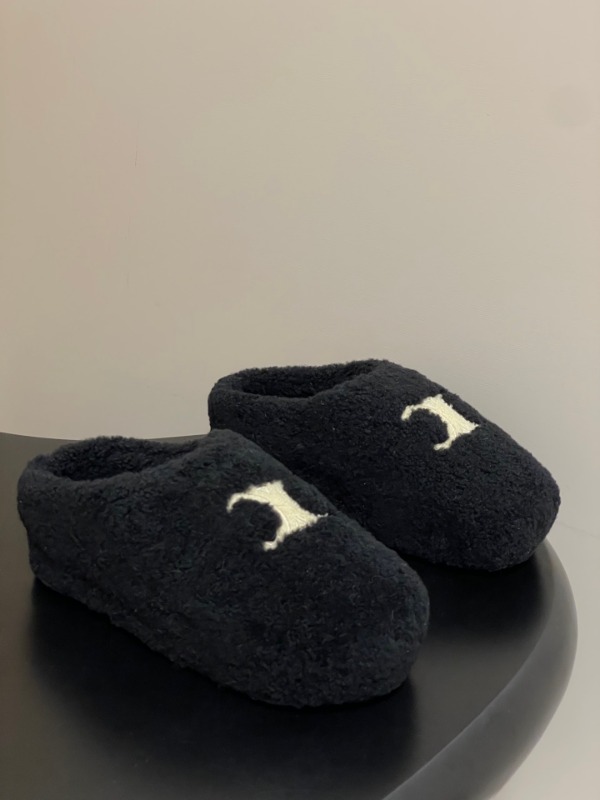 셀린느 25FW 시어링 통굽 뮬