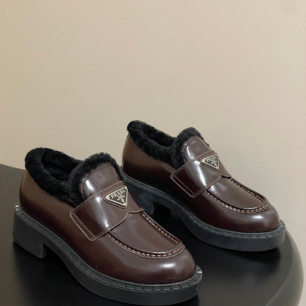 프라다 25FW 로퍼