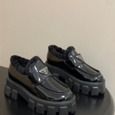 프라다 25FW 로퍼