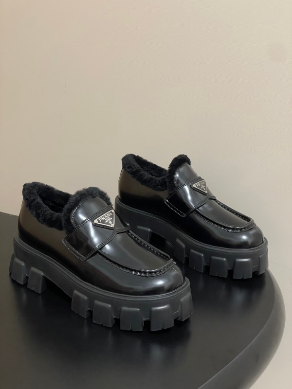 프라다 25FW 로퍼